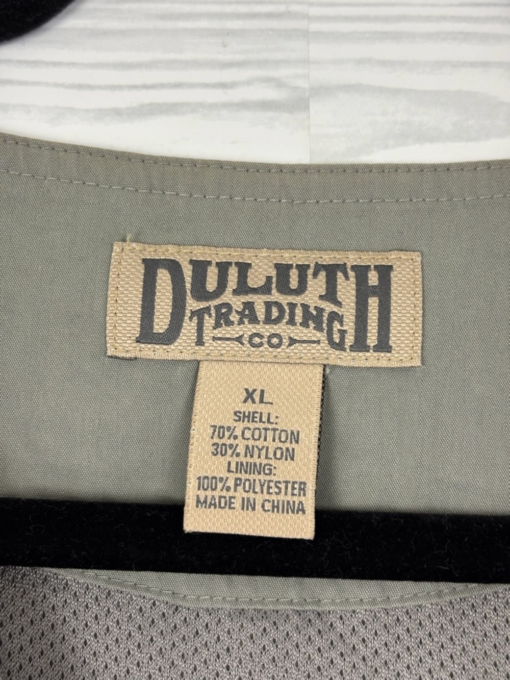 Duluth Trading Co. Green Fisherman’s Cargo Vest Size XL - Picture 2 of 7